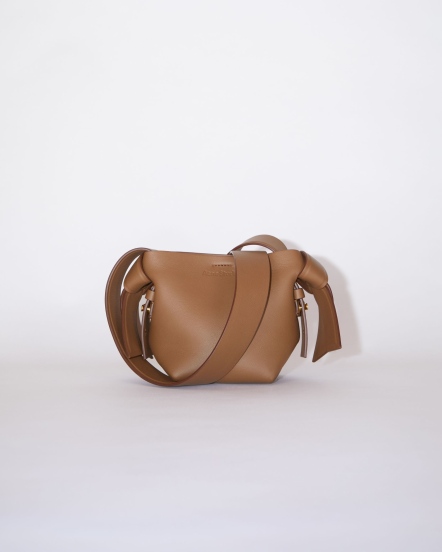 Musubi Micro扭結斜揹迷你包/焦糖咖