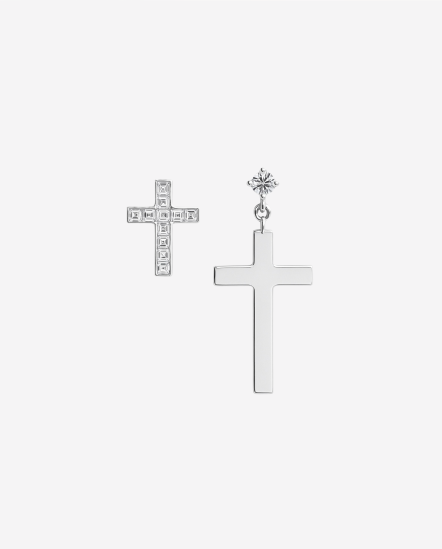 CROSS 十字不對稱耳環/銀色
